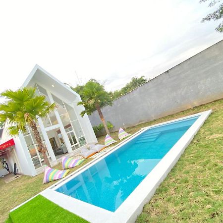 Karabineri Private Pool Jogja Villa Ngaglik Eksteriør billede