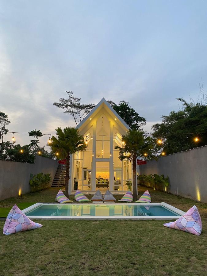 Karabineri Private Pool Jogja Villa Ngaglik Eksteriør billede