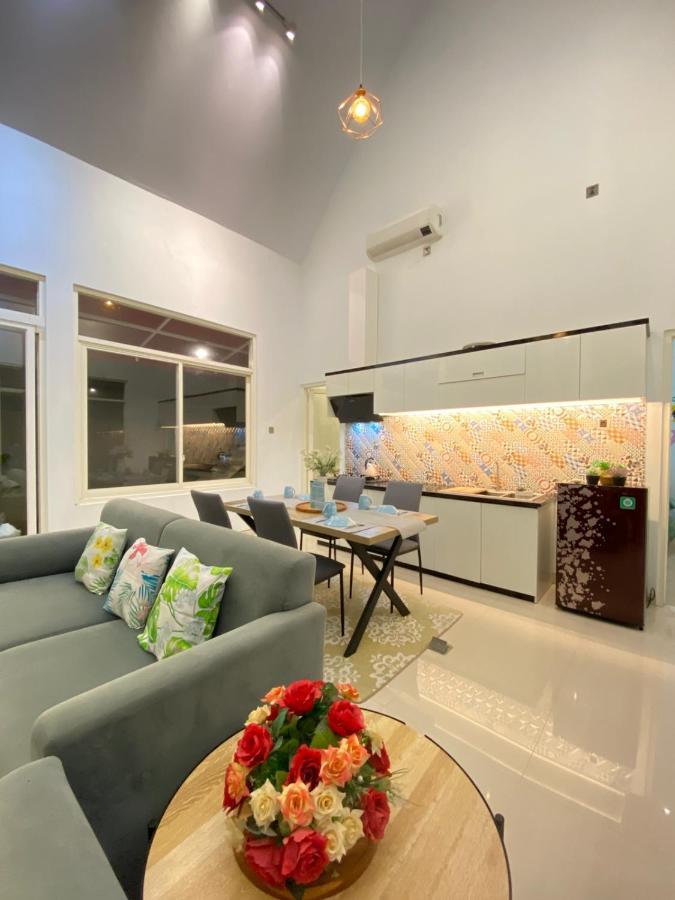 Karabineri Private Pool Jogja Villa Ngaglik Eksteriør billede